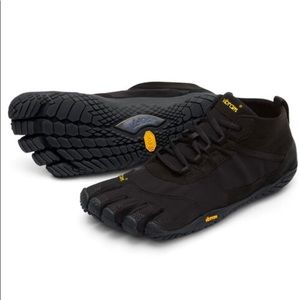 Vibram Mens black Five-Finger “V-Trek” Indoor/Outdoor Shoe size 8 8.5